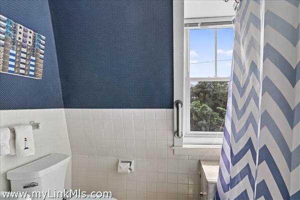 Full bathroom