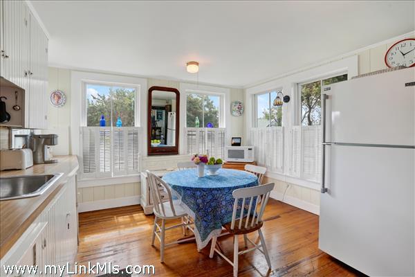 Eat-in kitchen