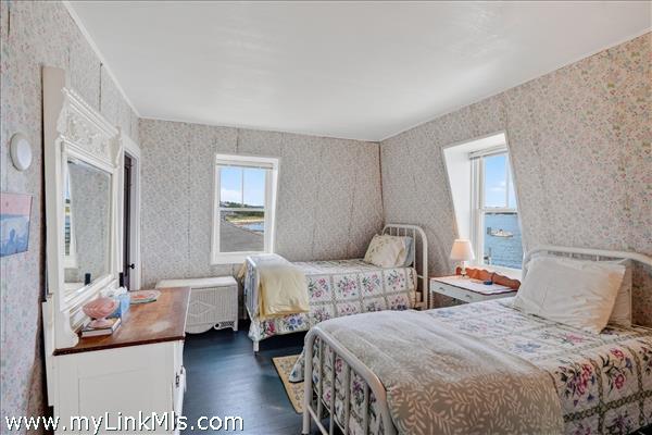 Bedroom (2)