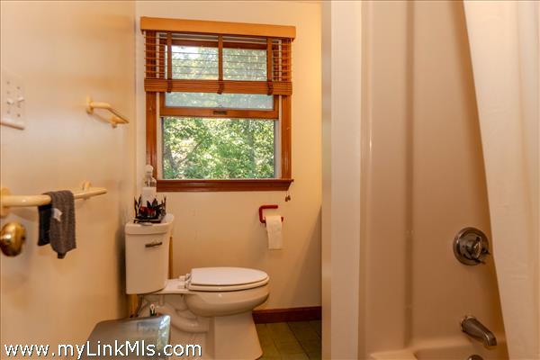 upstairs shared full bath