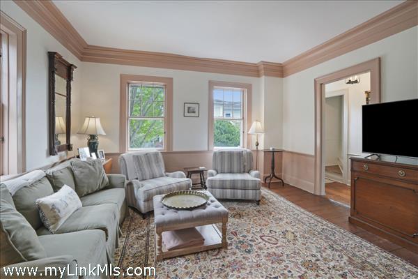 Sitting Room to Foyer