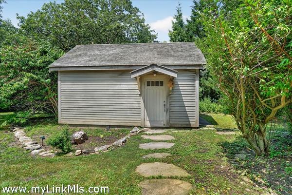 One-Car Garage