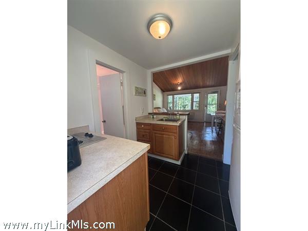 kitchenette area, 2 burner cooktop