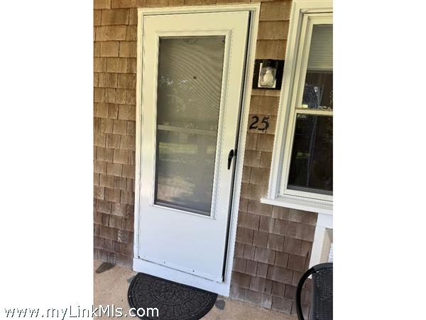 entrance to 25F
