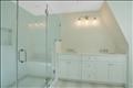 Additional 2nd floor guest en-suite bathroom