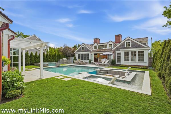 43 Peases Point Way S, Edgartown