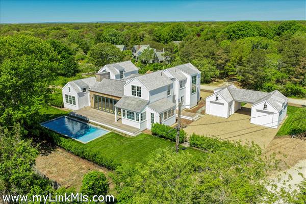 2 Lexington Avenue, Edgartown