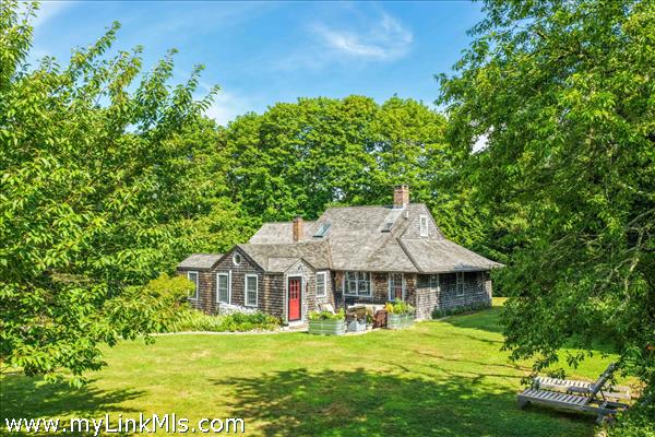 10 Danls Way, West Tisbury