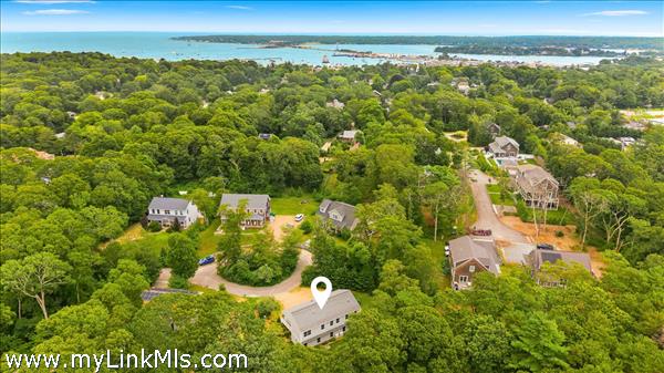 39 Ferro Way, Vineyard Haven