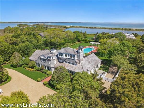 14 Cow Bay Road, Edgartown