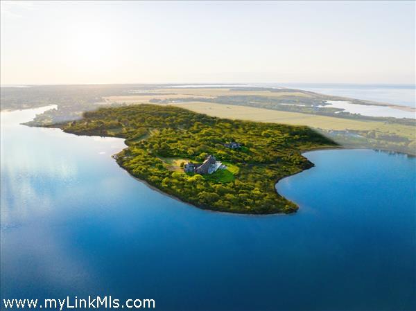 15 Forever Wild Way, Edgartown