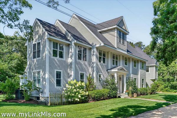 99 The Boulevard, Edgartown
