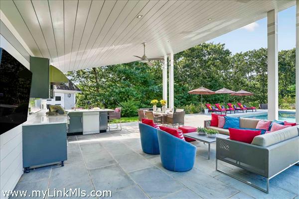 8 Woodhaven Drive, Edgartown