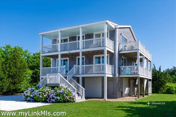 28 Beach Road, Oak Bluffs