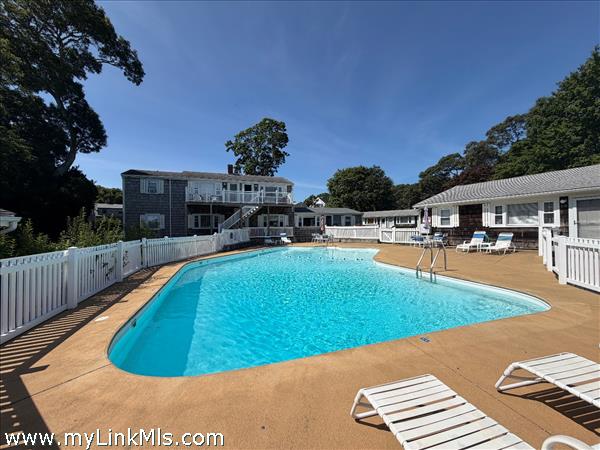 124 Skiff Avenue, Unit B-12, Vineyard Haven