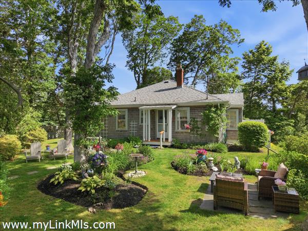 41 Renear Street, Vineyard Haven