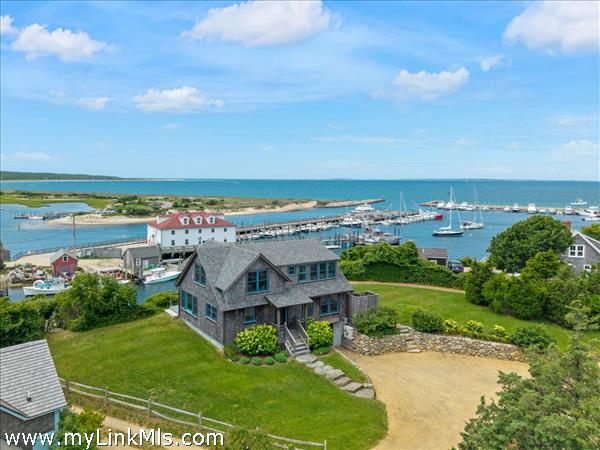 26 Harbor Hill Road, Chilmark
