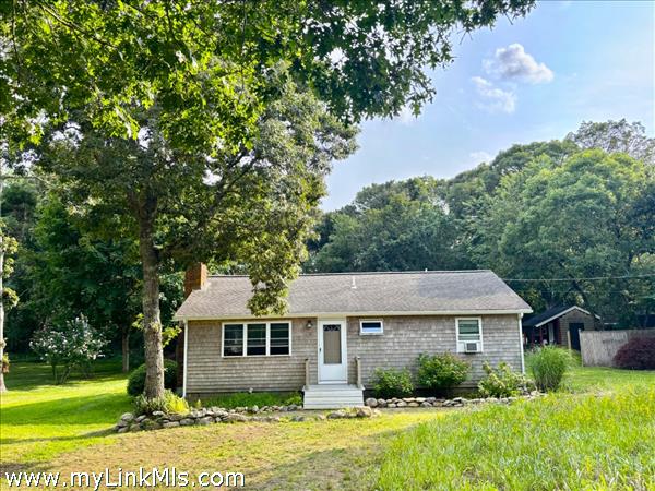 11 Stanley Street, Oak Bluffs
