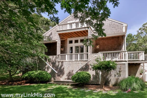 14 Donalbin Close, Edgartown