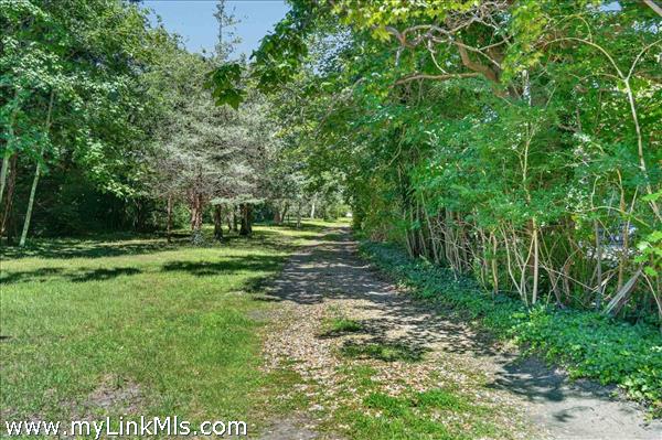 171 Upper Main Street, Edgartown